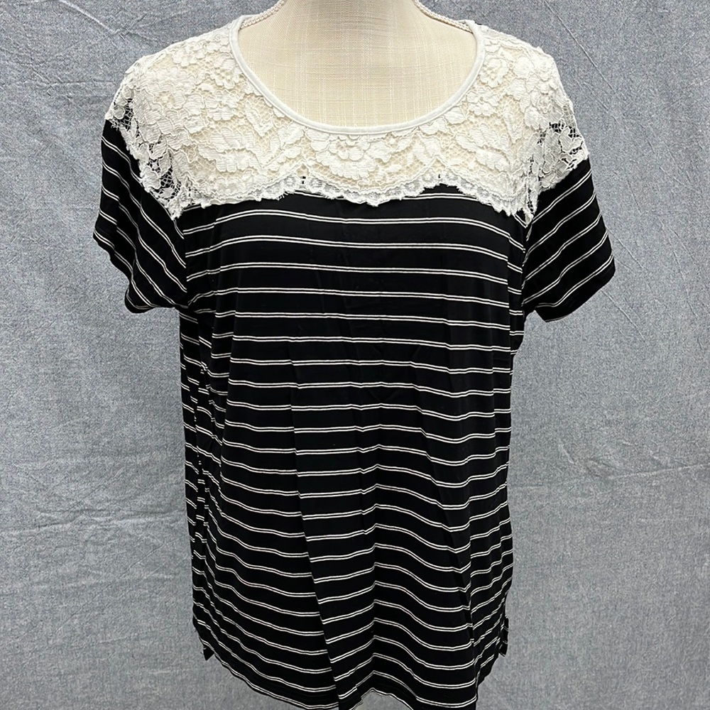 UMGEE striped lace shirt. Size L